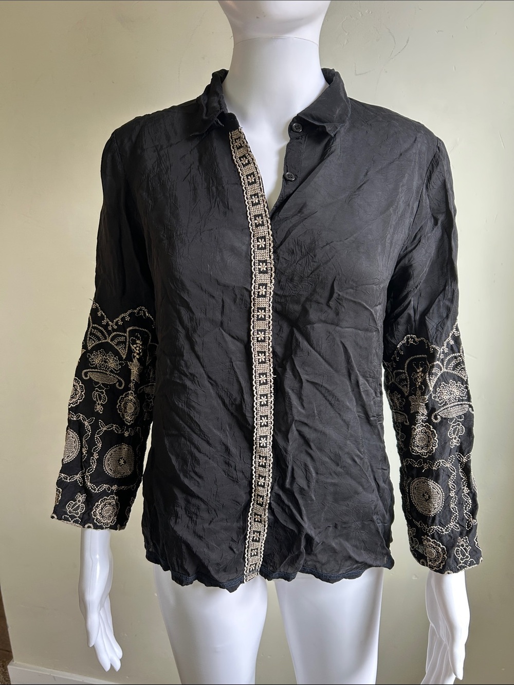 ▶️ Johnny Was Black Embroidered Blouse Rayon Boho Jacket Top Womens Small